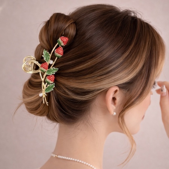 Red Strawberry Gold Hair Claw main image 4